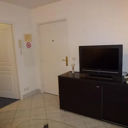 Studio Climatise 3 Personnes + Terrasse * Menton